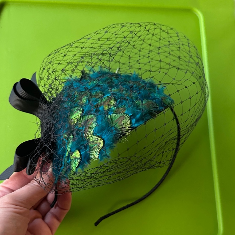 Peacock Feather Veiled Headband Fascinator with Black Bow
